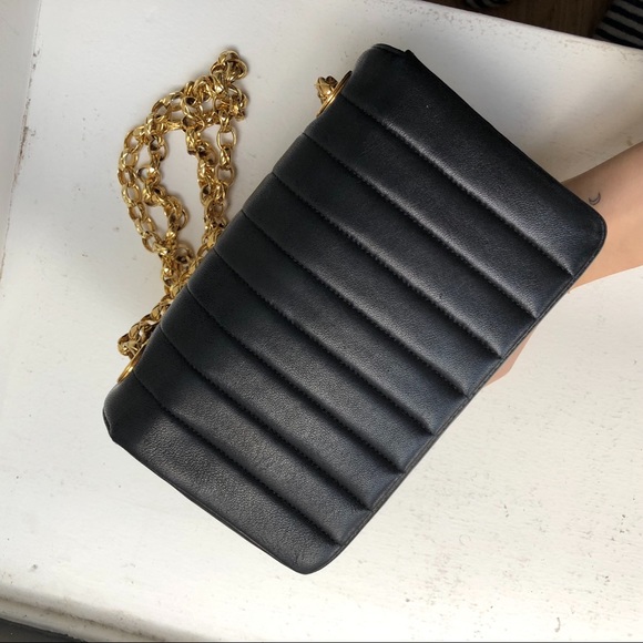Vintage Chanel flap bag - Picture 5 of 8